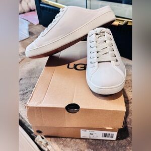 New $109 UGG Australia women’s us 10 CAS canvas slide tennis shoes white sne…